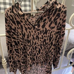 Umgee Leapord shirt size S